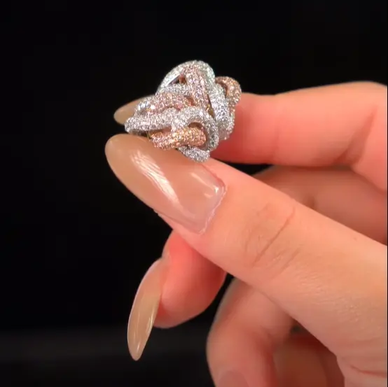 3.84卡雙色盛宴 • 粉鑽奢華交織